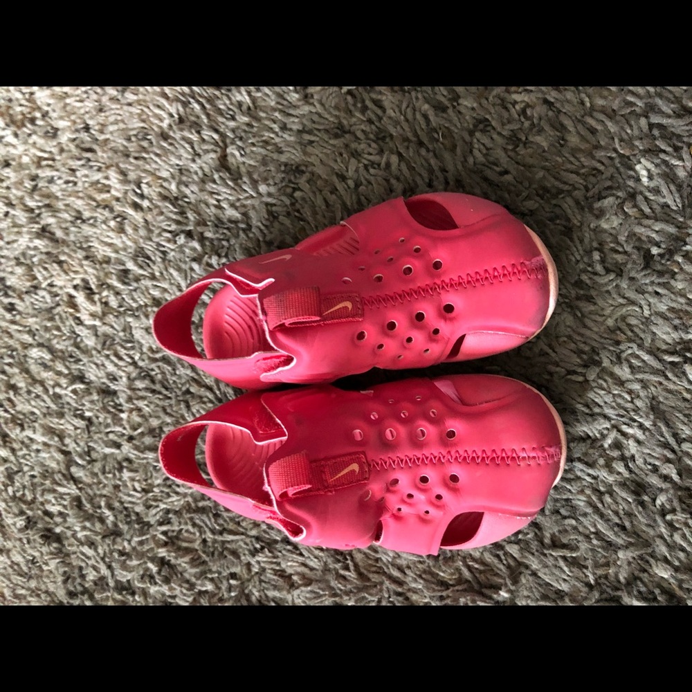 Nike toddler sandal